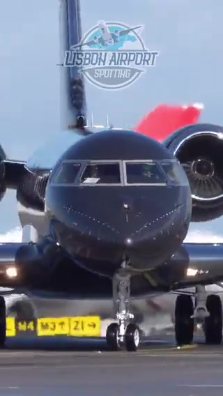 飛機有專屬CR7+慶祝Logo?C羅乘私人飛機前往國家隊報道
